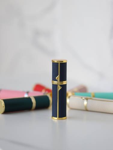 علبه عطر أنيقة إعادة تعبئه لون( كحلي إطار ذهبي) 5 مل