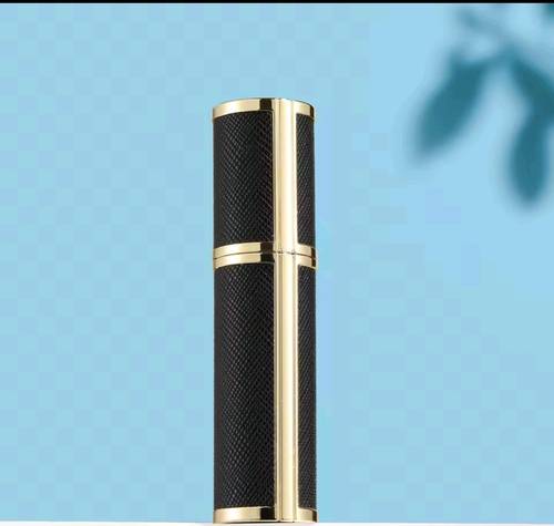 عطر أنيقة إعادة تعبته لون اسود ( اطار ذهبي  ) 5 مل 
