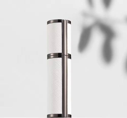 عطر أنيقة إعادة تعبته لون أبيض ( اطار أسود ( 5 مل