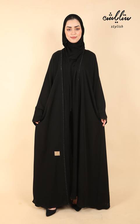 عباية لف باللون الأسود بكسرات من الخلف والأكمام