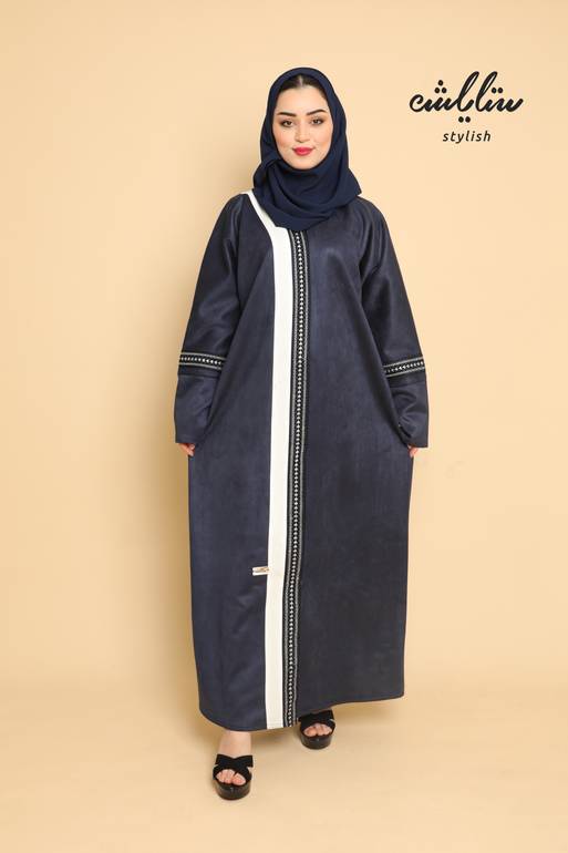 عباية شتوية باللون الكحلي
