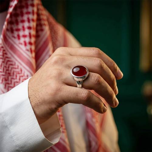 خاتم فضة رجالي ملكي مرصع بعقيق يماني أحمر داكن طبيعي - عيار 950