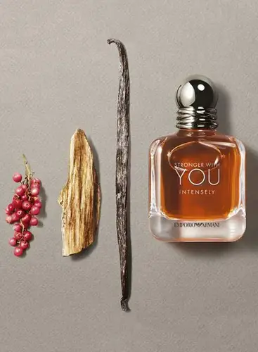 عطر سترونجر ويذ يو إنتنسلي من جورجيو ارماني للرجال - أو دو برفيوم100مل