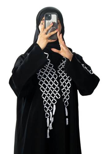 عبايه مودل شك نص كلوش
