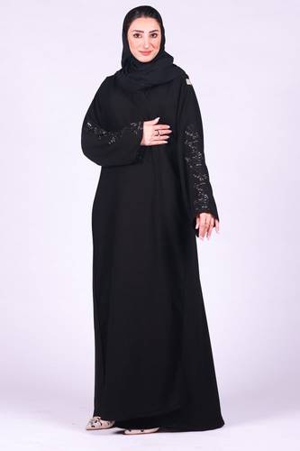 عبايه تطريز الكم  ناعم