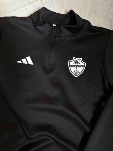 سويتر الاهلي فتحه اصبع