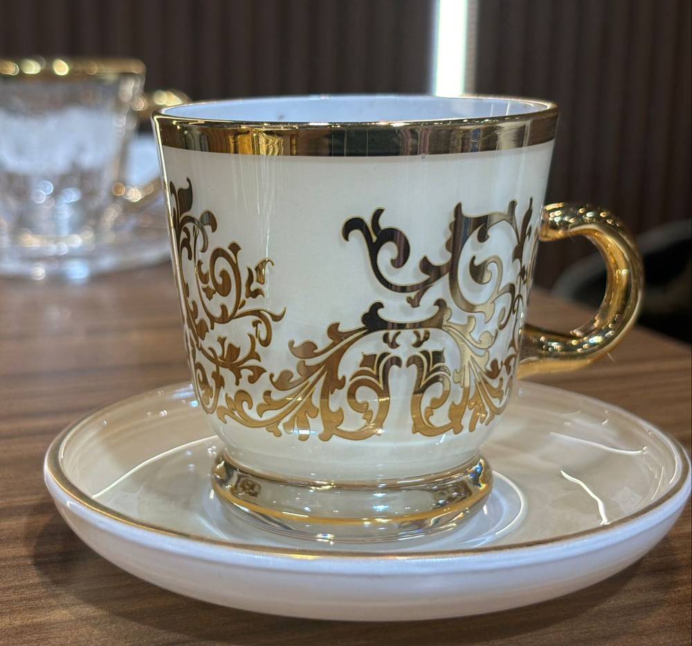 6 كاسات شاي بالطلب