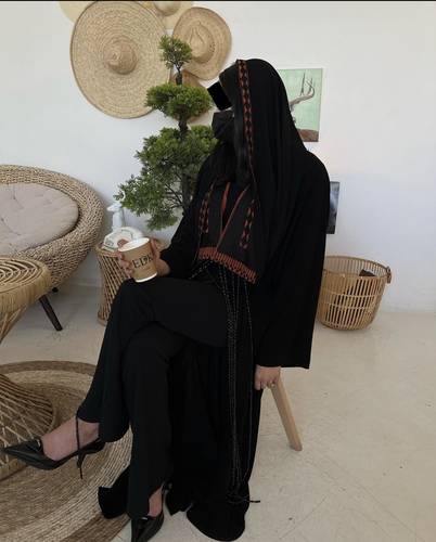 عباية كريب أسود