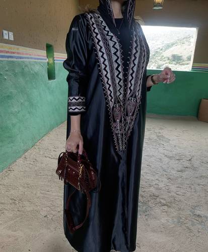 عباية تفته اسود