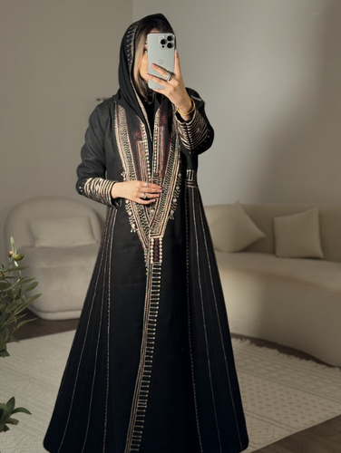 عباية جوخ أسود + بطانة بني + تطريز كامل 