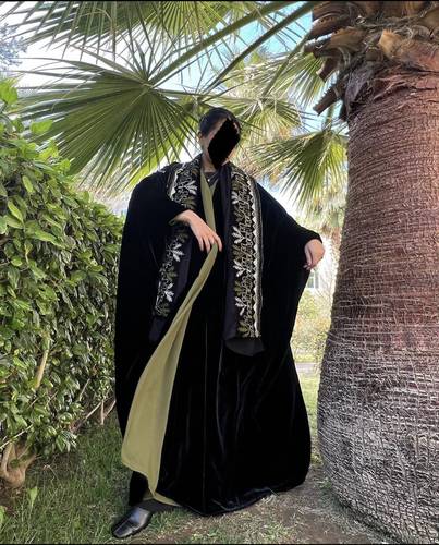 عباية بشت مخمل