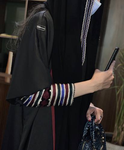 عباية نصف بشت