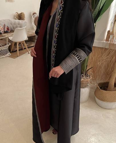 عباية تفته أسود