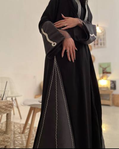 عباية كريب أسود