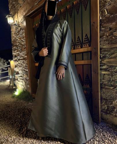 عباية كريب أسود