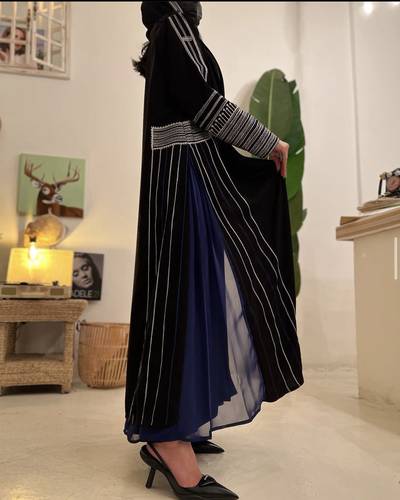 عباية كريب أسود