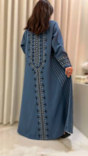 عباية كريب سيراميك مبطنة بشيفون + تطريز كامل