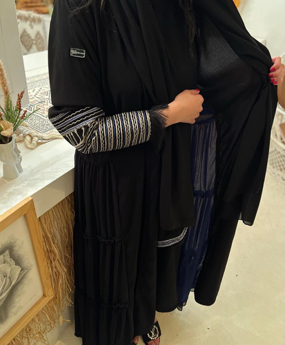 عباية كريب أسود
