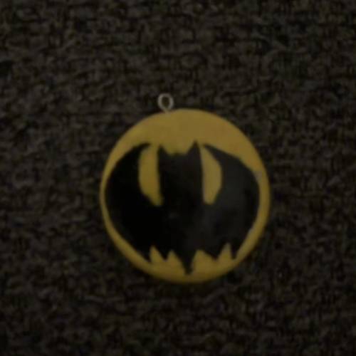 قلادة batman
