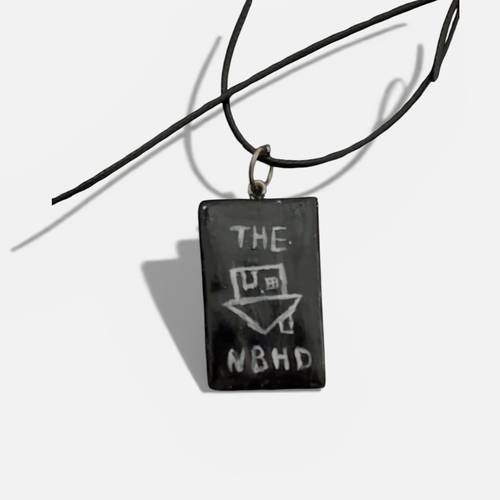 قلادة the NBHD