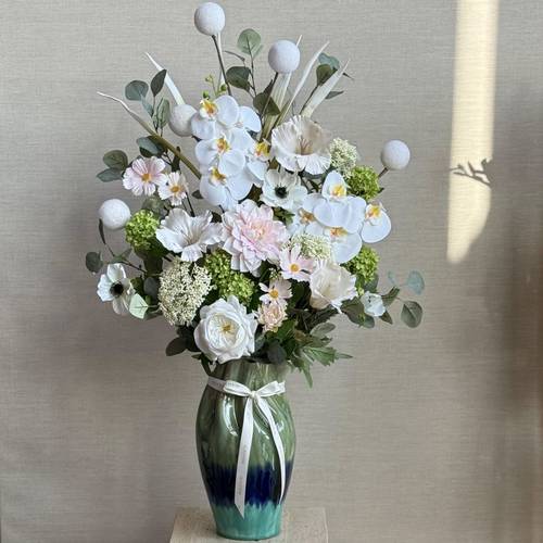 فازة ورد صناعي