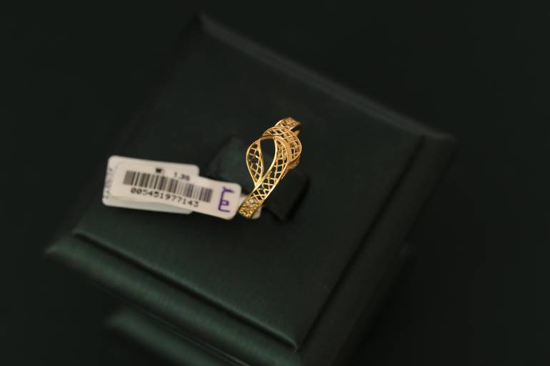 خاتم ذهب صافي عيار 21 وزن1.35