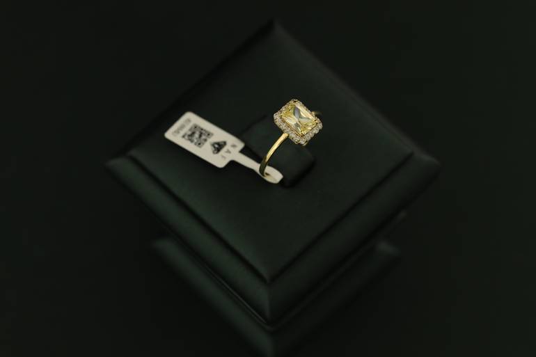 خاتم تصميم الماس عيار18 الوزن(2.08)