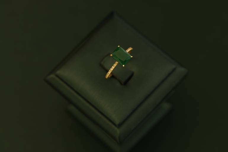خاتم ذهب تصميم الماس عيار18 الوزن 2.66