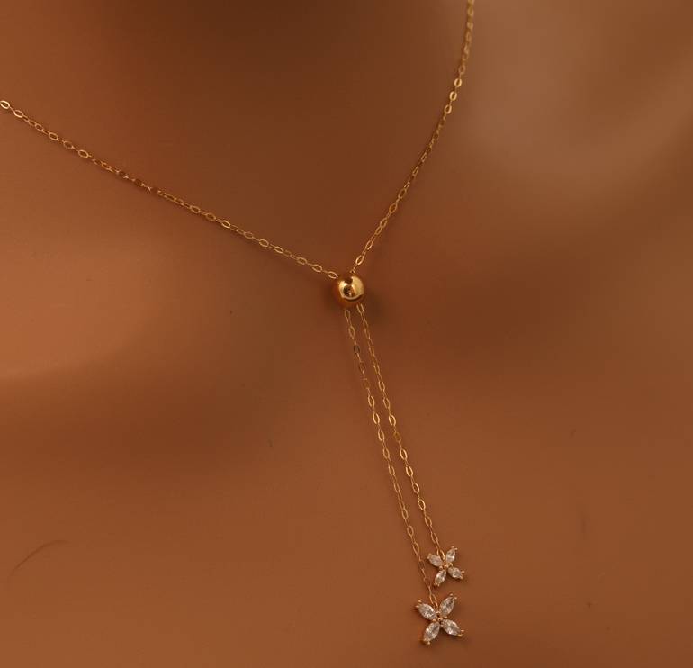 عقد FLOWER ذهب عيار21 الوزن 1.92 تقريبا