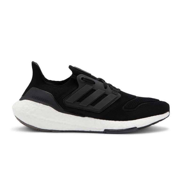 Adidas Ultraboost : B&amp;W ابيض وأسود