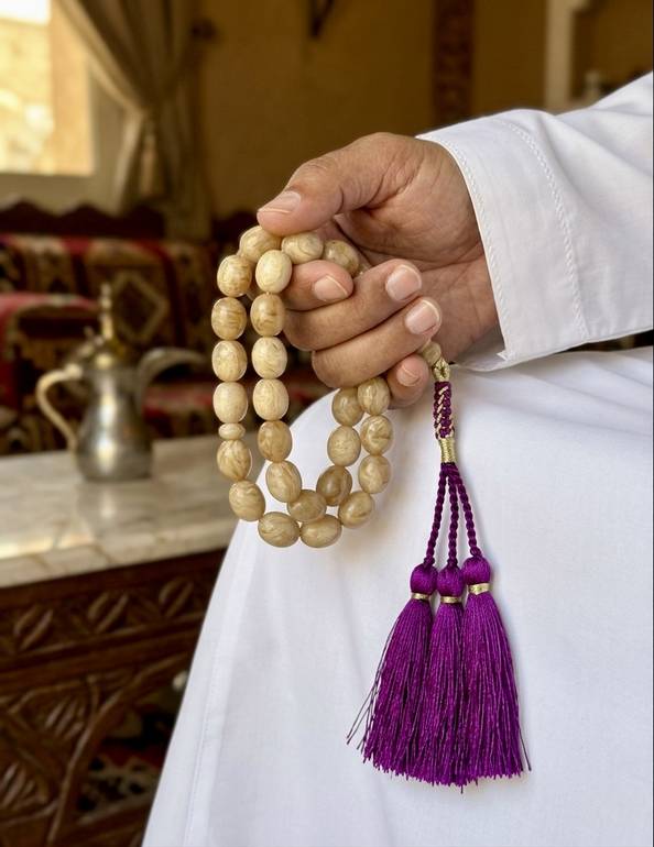 مسباح معجن كهرمان كركوشة عنابي
