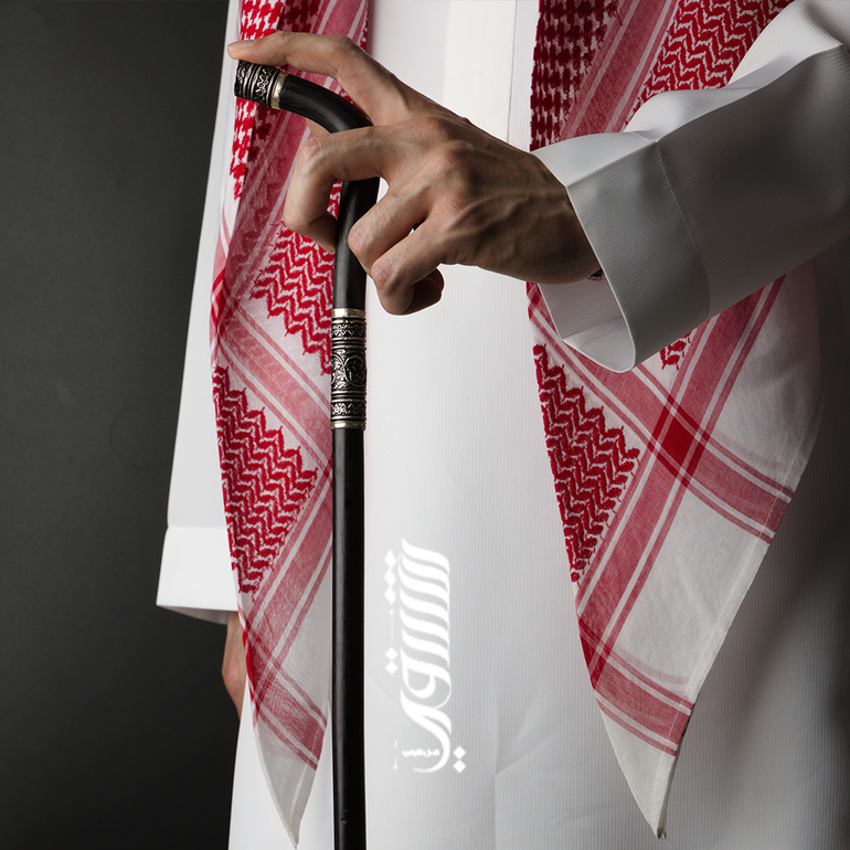 عكاز عتم مطعم نحاس 