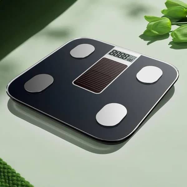 iStep- ميزان رقمي يعمل بالطاقة الشمسية CF539BLE- أسود