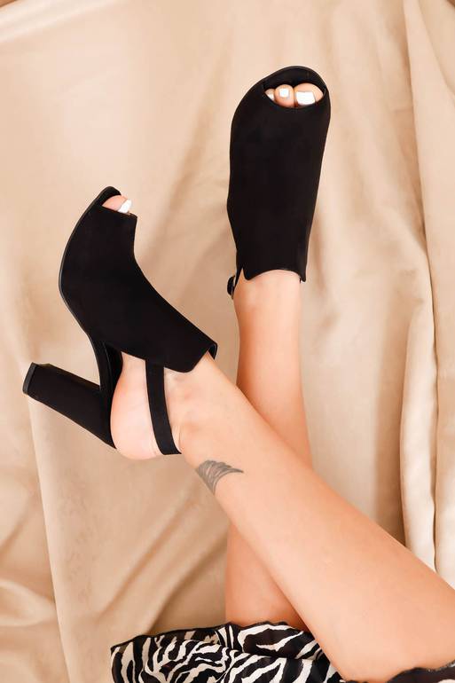 حذاء جلد سويدي أسود بكعب نسائي