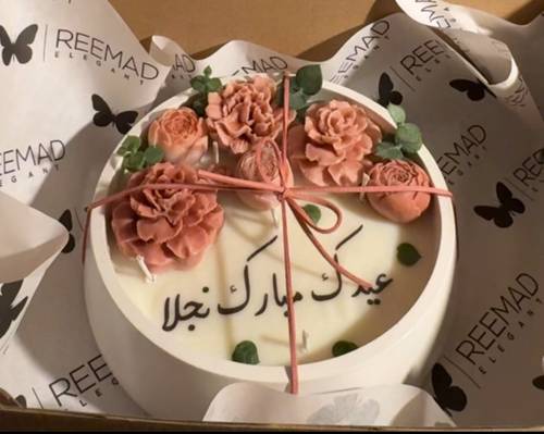 شمعة في قالب كونكريت 