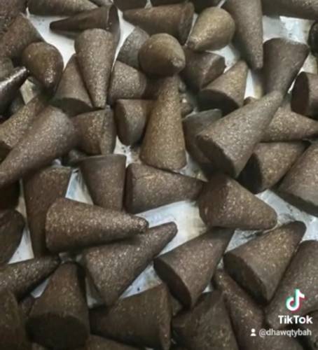 الريف - بخور مخروطي عود طبيعي 30 غرام