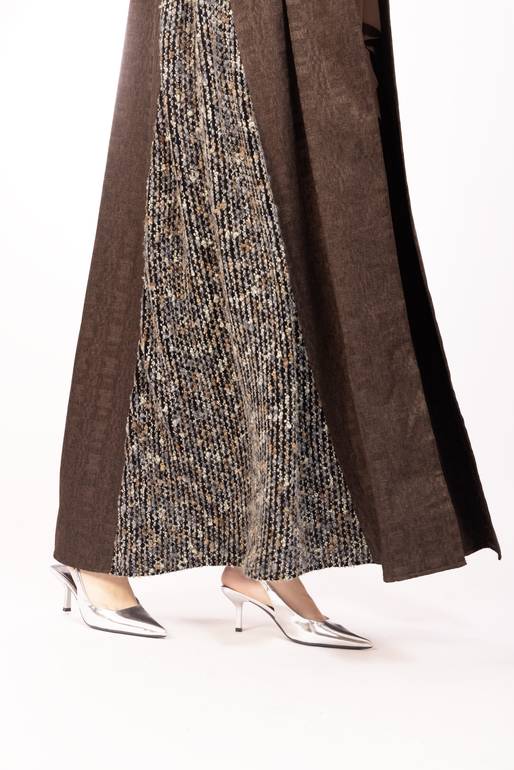 Gloves on Abaya 