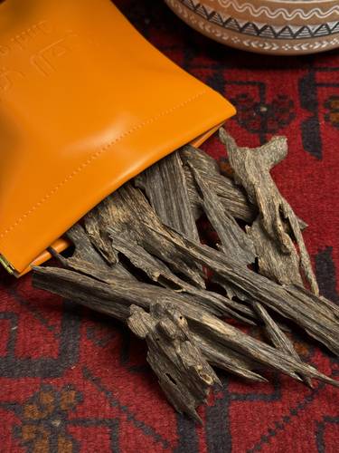 عود هندي زورا فاخر