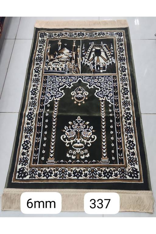 سجادة صلاة تركية فاخرة بتصميم محراب كلاسيكي.