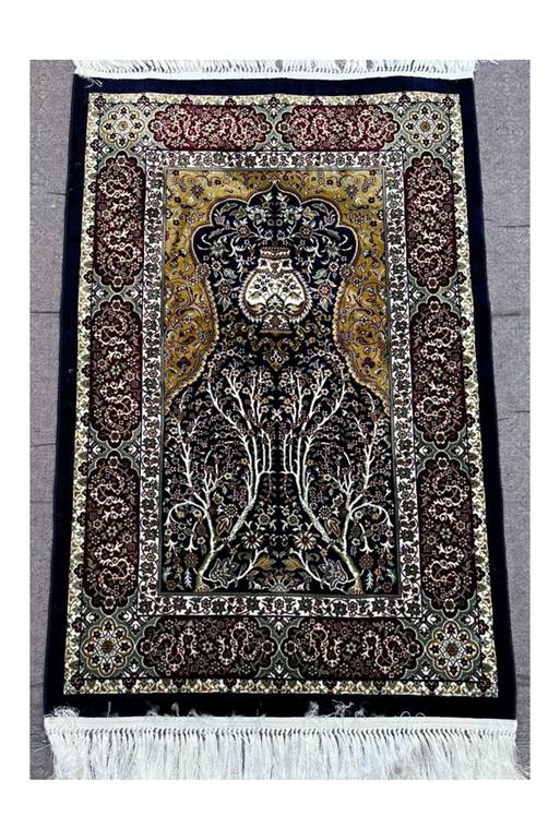 سجادة صلاة حرير ملكي مقاس 80x120 سم.