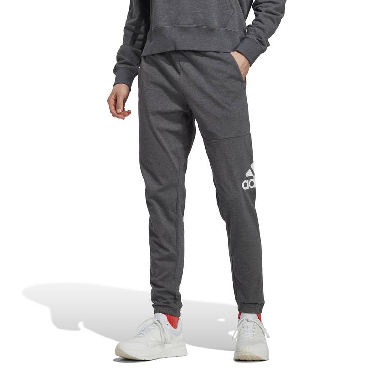 ESSENTIALS SINGLE JERSEY TAPERED BADGE OF SPORT PANTS