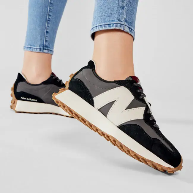New Balance WS327 - 9.5 - BLACK-WHI