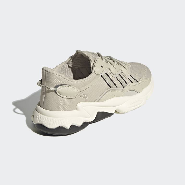 ADIDAS OZWEEGO - 45 1/3