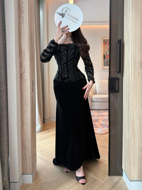 Elegant Velvet Dress - فستان مخمل أنيق