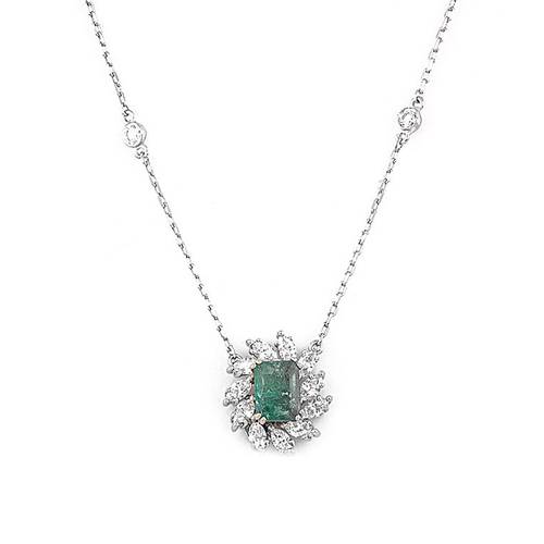 Diamond pendant with emerald stone and 18k white gold