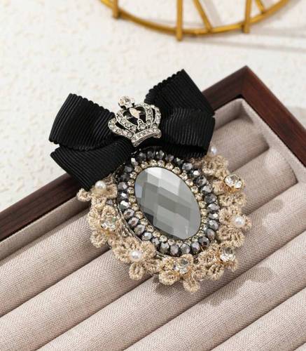 Brooch Baroque
