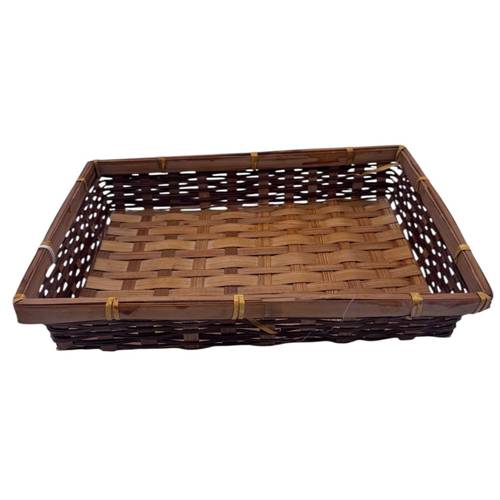 Serving basket of wicker
