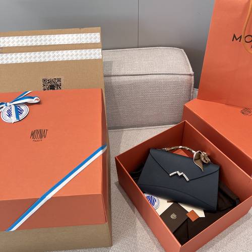 Moynat blue