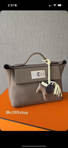 Hermes 24/24   size 21