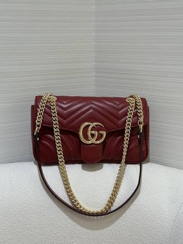 Gucci red size 22